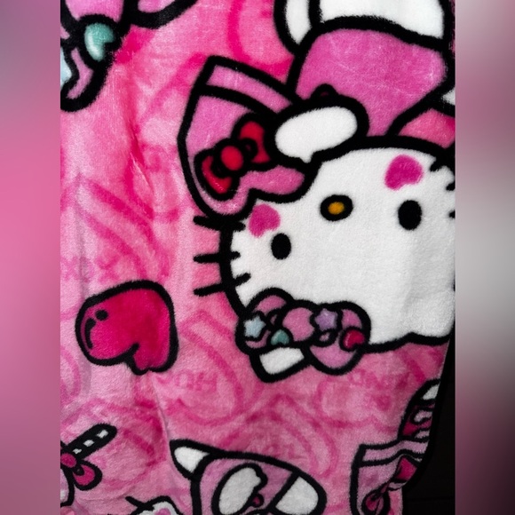 Hello Kitty Valentines Candy Hearts Blanket - Picture 2 of 3